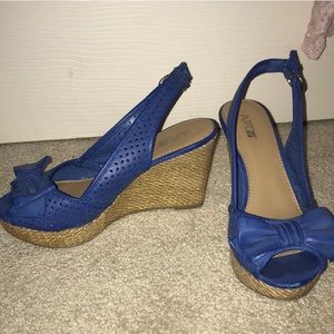 Blue open toe wedges